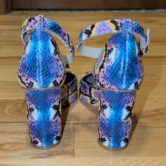 Multicolor Snakeskin Pointed-Toe Round Heel Pumps - Picture 4 of 7